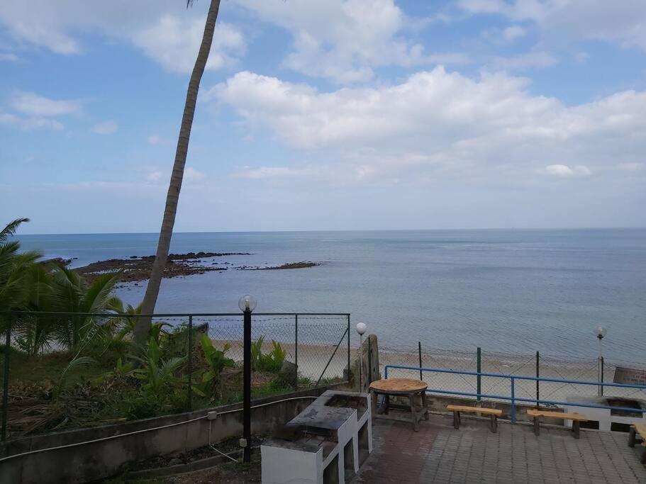Nat'S Seri Bulan Beach, Pool Home @Teluk Kemang Port Dickson Buitenkant foto